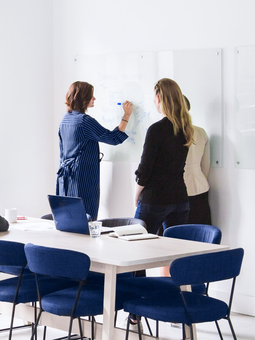 Course Teachers - Academy Modern Website Template